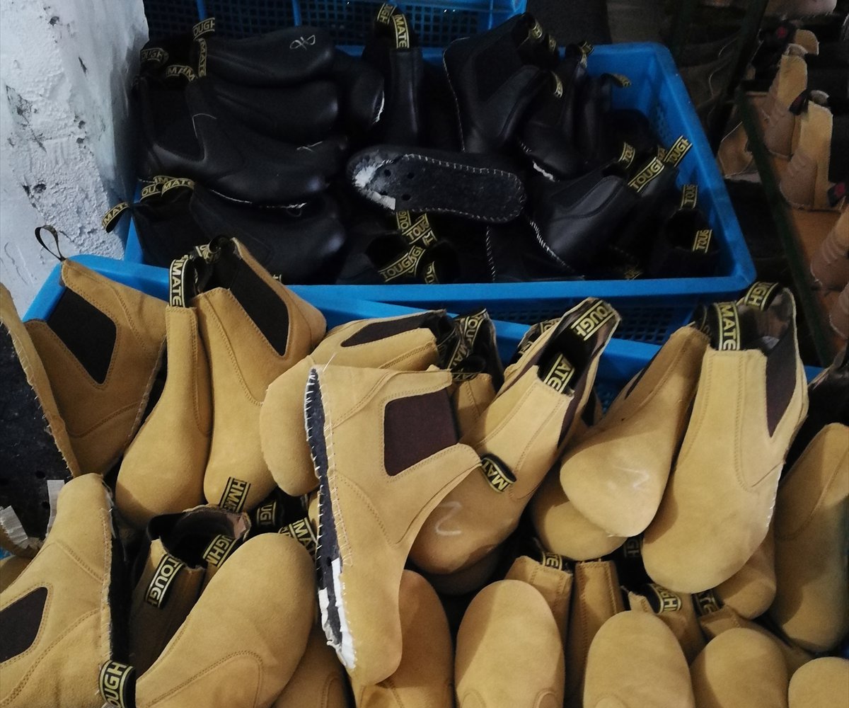 Production-ready stitched uppers for safety footwear with reinforced toe area