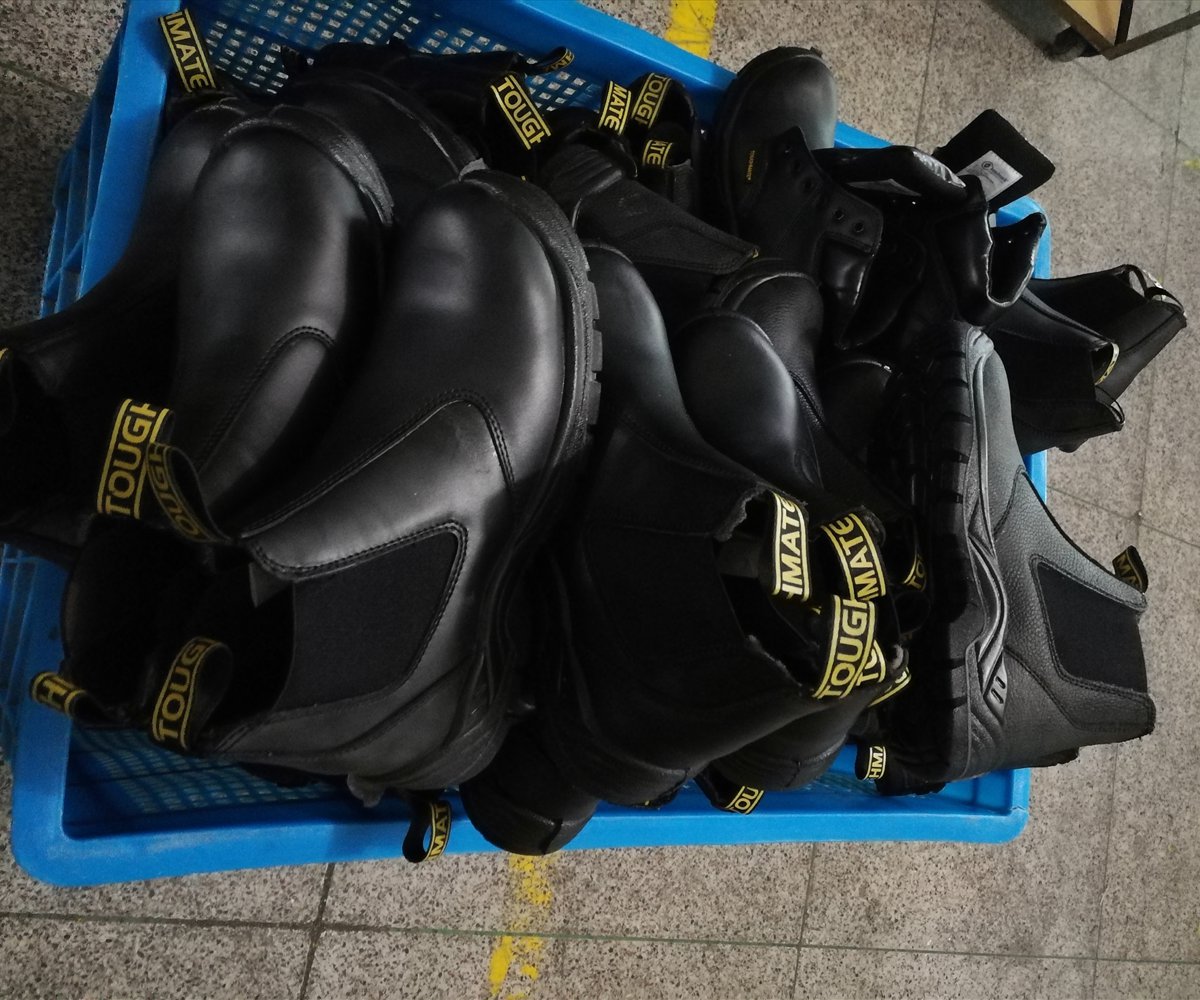 Tactical boot upper production combining leather and textile panels